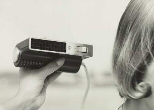 Braun Haartrockner "HLD 2/20/21" von Reinhold Weiss