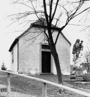 Anna-Kapelle und Marien-Statue; Rockenberg, Bergstraße 24