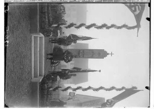 Einweihung des Kriegerdenkmals in Ablach 1935; SA-Leute, Ansprache des SA-Truppführers Wannenmacher