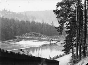 Tal der Zwickauer Mulde mit Brücke und Wehr bei Amerika (Strickgarnspinnerei)