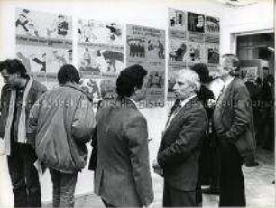 Ausstellung russischer Künstler in der Majakowski-Galerie in Berlin (West)