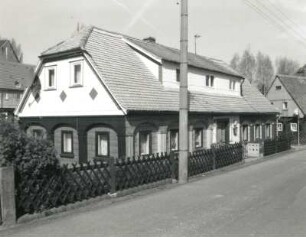 Ebersbach-Neugersdorf, Karl-Liebknecht-Straße 14. Wohnhaus (um 1850)