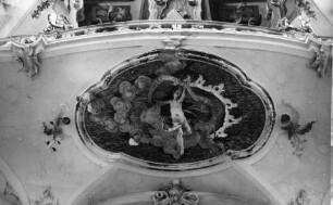 Putto mit Konsekrationsspruch