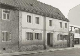 Radeberg, Wohnhaus : Radeberg. Wohnhaus. Dr.-Wilhelm-Külz-Straße 14. Anfang 19. Jh. . Straßenansicht