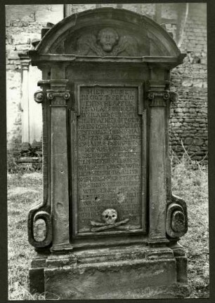 alter Friedhof. Grabstein des Nicolaus Rudolph 1731 Gerichtsschöffe