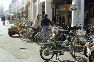 Freiburg: Fahrradparkplatz vor Oberpaur