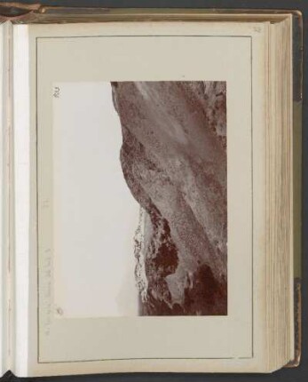 [Huaca del Sol von Süd West von der Huaca selbst gesehen, Panorama 1. Theil, lt. Photoliste Uhle]