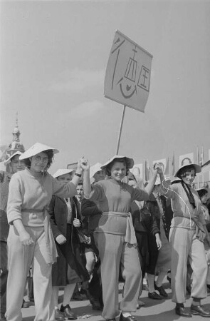 Demonstration zum 1. Mai 1951 in Berlin : Demonstranten