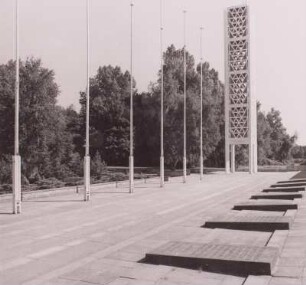 Opfer des Faschismus-Gedenkstätte (an der Straße nach Löbnitz)