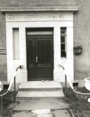 Pfaffroda-Dittmannsdorf, An der Biela. Alte Schule (Gemeindeverwaltung) (1853). Portal