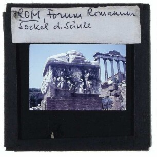 Rom, Forum Romanum,Rom, Saturntempel,Rom, Forum Romanum, Dezennalienbasis : N-Seite
