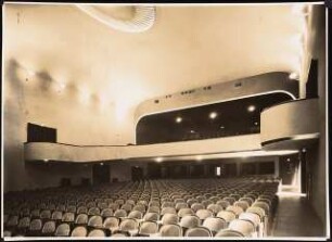 Neugestaltung der Umgebung des Bülowplatzes (Scheunenviertel), Berlin Lichtspielhaus Babylon und Wohnungsbauten: Block 14 Kino, Zuschauerraum, Blick vom Parkett zum Rang