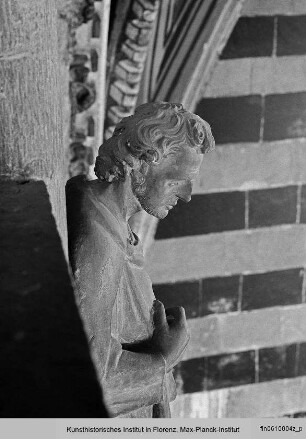 Figuren der Caritas (?) und Stadtpatrone von Siena am Kuppelumgang