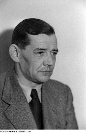 Porträtaufnahmen des Politikers Karl Maron, 1945-1946 1. stellvertretender Oberbürgermeister und Leiter der Personalabteilung des Magistrats Berlin