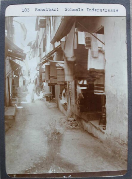 Zanzibar. Narrow Indian road