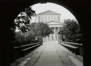 Darmstadt, Landestheater : Darmstadt. Landestheater. Haupteingangsseite vom Schloss
