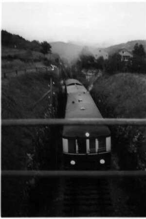 Triebwagen VT 3 (1936 - 1968), Gammertingen, Alte Steige, nachschiebende Dampflok Nr. 11