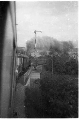 Gammertingen, Blick vom Triebwagen VT3 (1936 - 1968) auf die nachschiebende Dampflok Nr. 11
