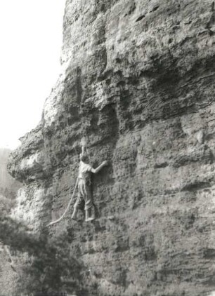 Sächsische Schweiz. Bielatal, Schiefer Turm. K. Gonda am Strubichweg (VII c)