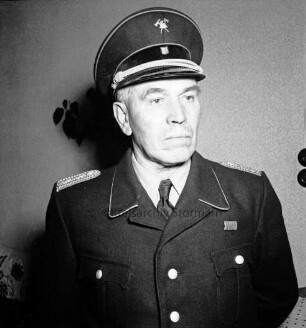 Hafemann, Gustav: geboren 1889: Eigentümer der Ziegelei in Westerau; Amtswehrführer des Amtes Reinfeld-Land: Einwohner von Westerau: in Feuerwehruniform