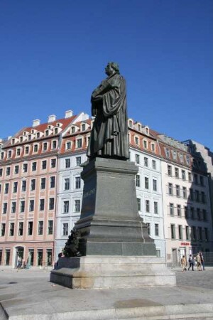 Denkmal für Martin Luther : Denkmal für Martin Luther. Bronze, Sandstein (Entwurf 1858; E. Rietschel, A. Donndorf). Dresden-Altstadt, Neumarkt