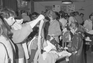 Second-Hand-Markt der "Montagsrunde" der Friedensgemeinde Weiherfeld