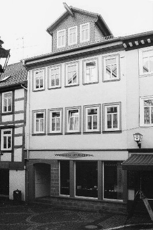 Wohnhaus, Fachwerk; Gelnhausen, Langgasse 11