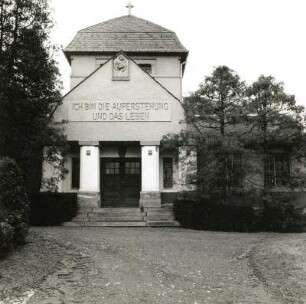 Augustusburg-Erdmannsdorf. Friedhofskapelle (um 1911). Eingangsfront