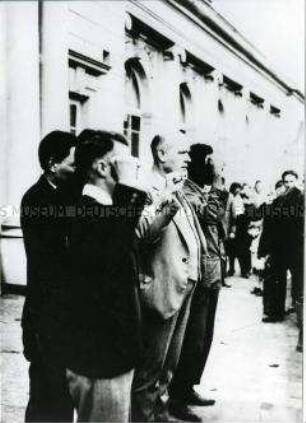 Ernst Thälmann auf einer Kundgebung in Hamburg