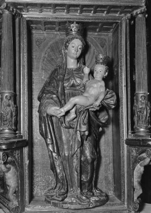Linker Seitenaltar, Frontalseite unten: Madonna