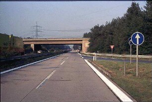 Nebenfahrbahn Ost (Basel Richtung Karlsruhe): Brücke von Süden
