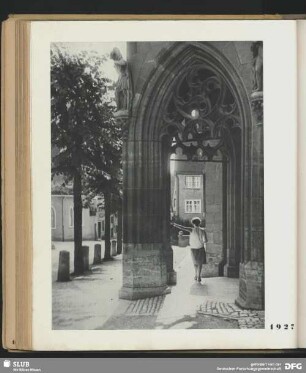 [Kirchenportal]