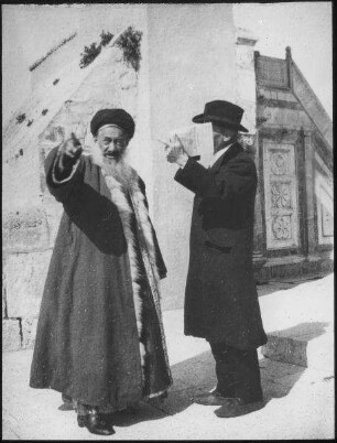 Schech Chalil u. Dalman bei der Sommerkanzel [Jerusalem]