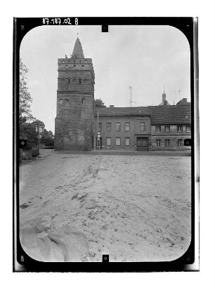 Brandenburg an der Havel. Rathenower Torturm (Baubeginn nach 1298, 1911). Seitenansicht