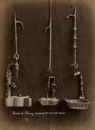 Musée de Cluny. Lampes du XV.e siècle et du XVI.e siècle.