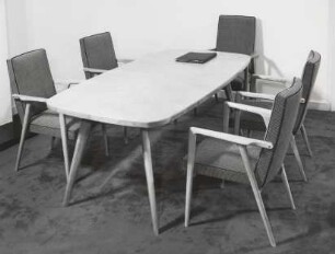 Wilkhahn Sessel "333" und Tisch "354" von Ernst Zinsser