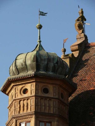 kleiner Turm des Reniassance Rathauses