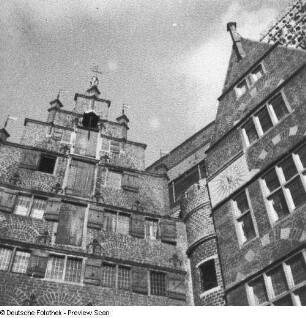 Bremen. Böttcherstraße. Giebel des Roseliushauses (um 1520)