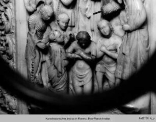 Taufbrunnen : Johannes tauft das Volk