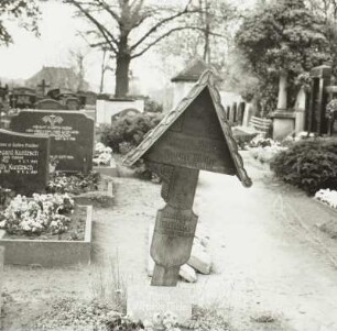 Grabkreuz der Familie Hermann Müller