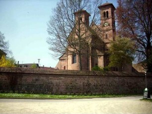 Ansicht von Nordosten mit Klosterkirche über Klostermauer (Wehrgang mit Steinbrüstung im 18 Jh abgetragen)