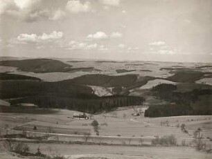 Erzgebirge. Blick vom Schwartenberg nach Nordwest übers Flöhatal nach Heidersdorf