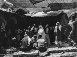 Basar : Männer und Frauen im Basar von Jerusalem