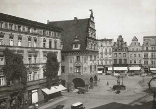 Nysa (Neisse/Polen). Ring mit Kämmereigebäude (ehemals alte Stadtwaage)