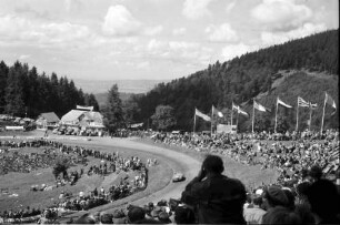 Schauinsland-Rennstrecke; Rennen; In der Holzschlägermatte: Kurve von der Tribüne