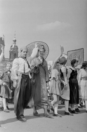 Demonstration zum 1. Mai 1951 in Berlin : Demonstranten