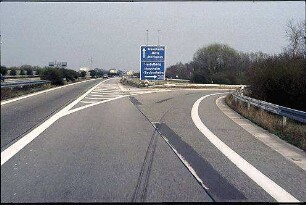Einfahrt in Tangente Südost (Heilbronn Richtung Heidelberg) von Nebenfahrbahn Ost (Heilbronn Richtung Kaiserslautern)