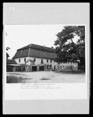 Schloss — Wirtschaftsgebäude