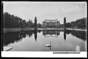 Dresden, Palais im Großen Garten mit Palaisteich
