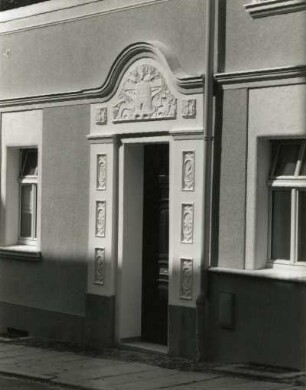 Görlitz, Sonnenstraße 10. Wohnhaus (um 1910). Portal